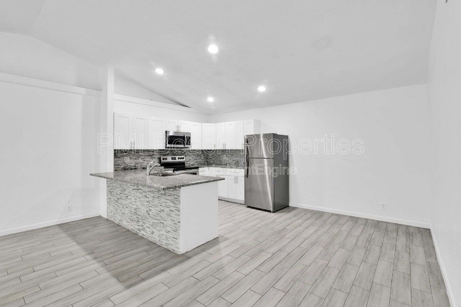 Spacious 4 Bed/ 2bathroom Townhouse in Wellington! property image