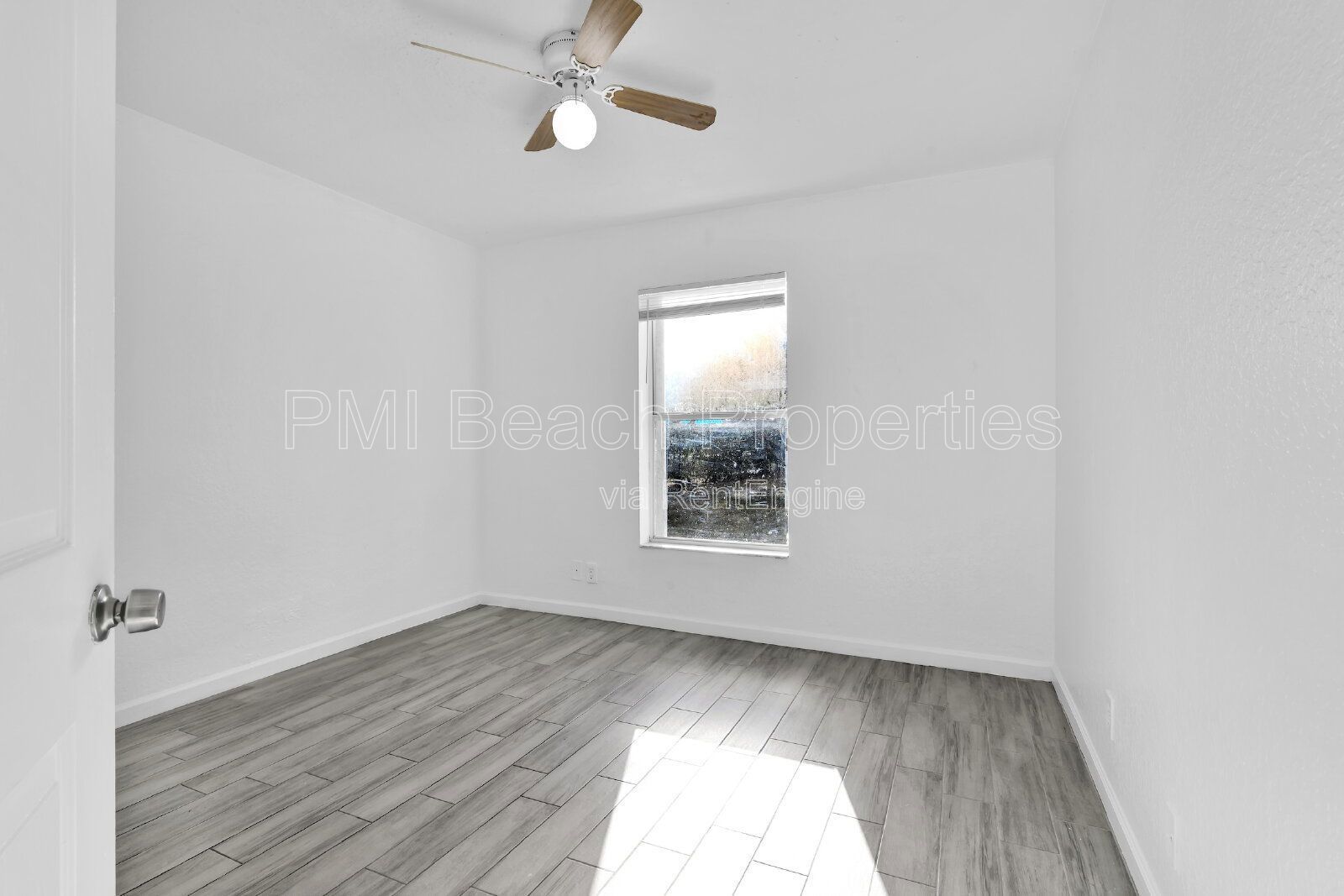 Spacious 4 Bed/ 2bathroom Townhouse in Wellington! property image