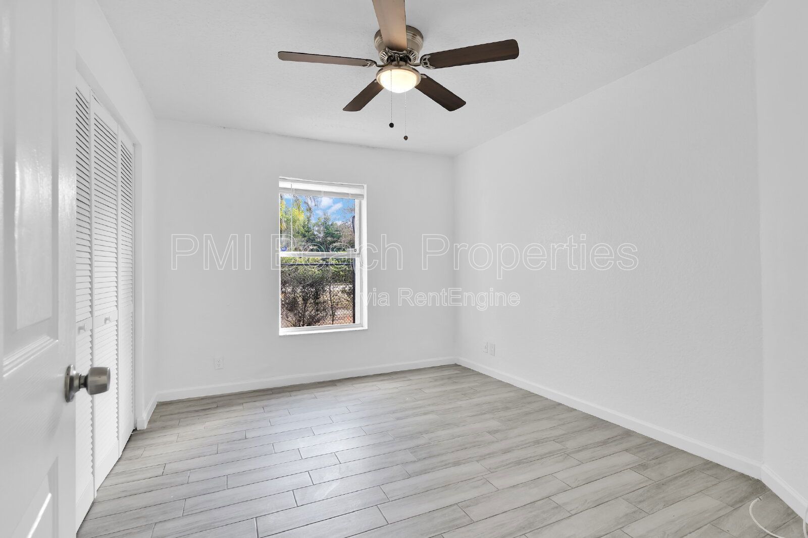 Spacious 4 Bed/ 2bathroom Townhouse in Wellington! property image