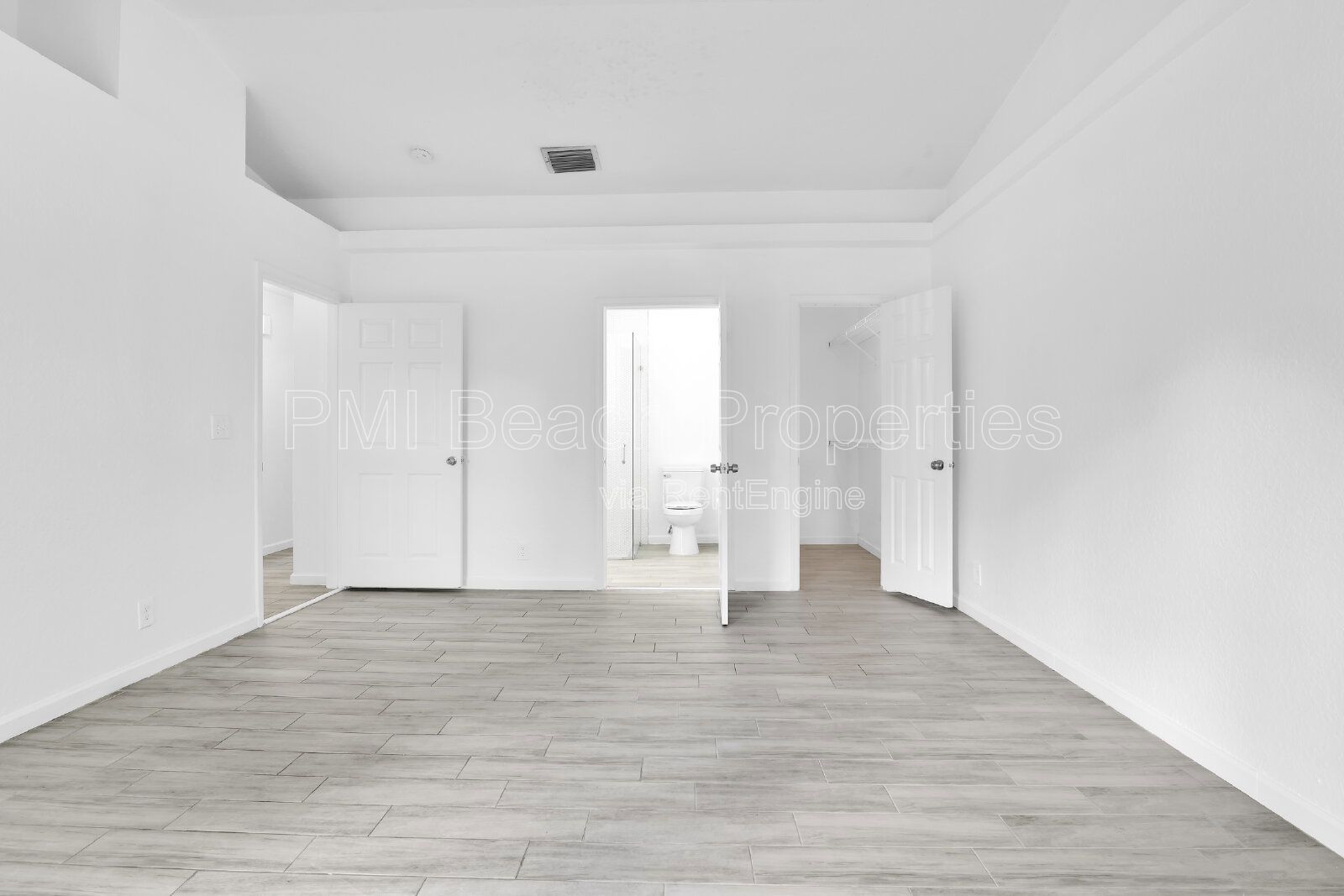 Spacious 4 Bed/ 2bathroom Townhouse in Wellington! property image