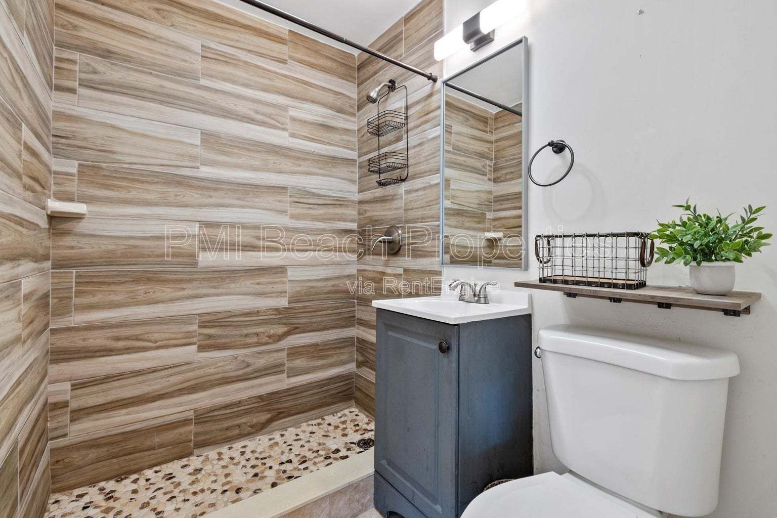 Welcome Home! This 2 bedroom 1.5 bath condo has been beautifully updated and comes fully furnished. property image