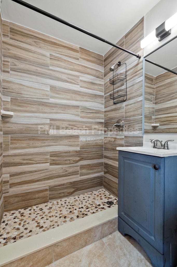 Welcome Home! This 2 bedroom 1.5 bath condo has been beautifully updated and comes fully furnished. property image