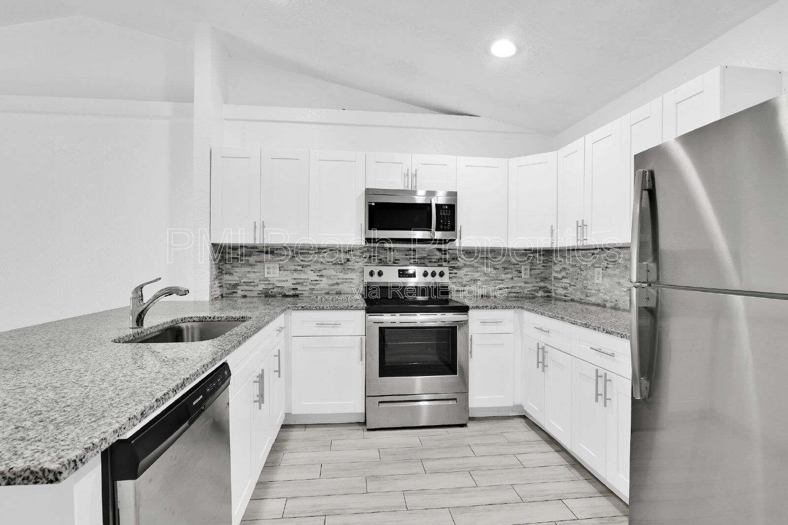 Spacious 4 Bedroom Townhouse in Wellington! property image