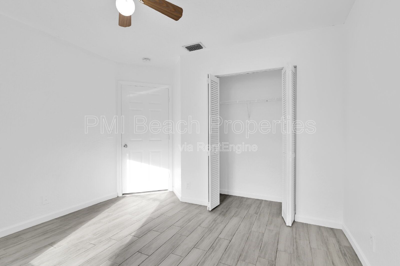 Spacious 4 Bedroom Townhouse in Wellington! property image