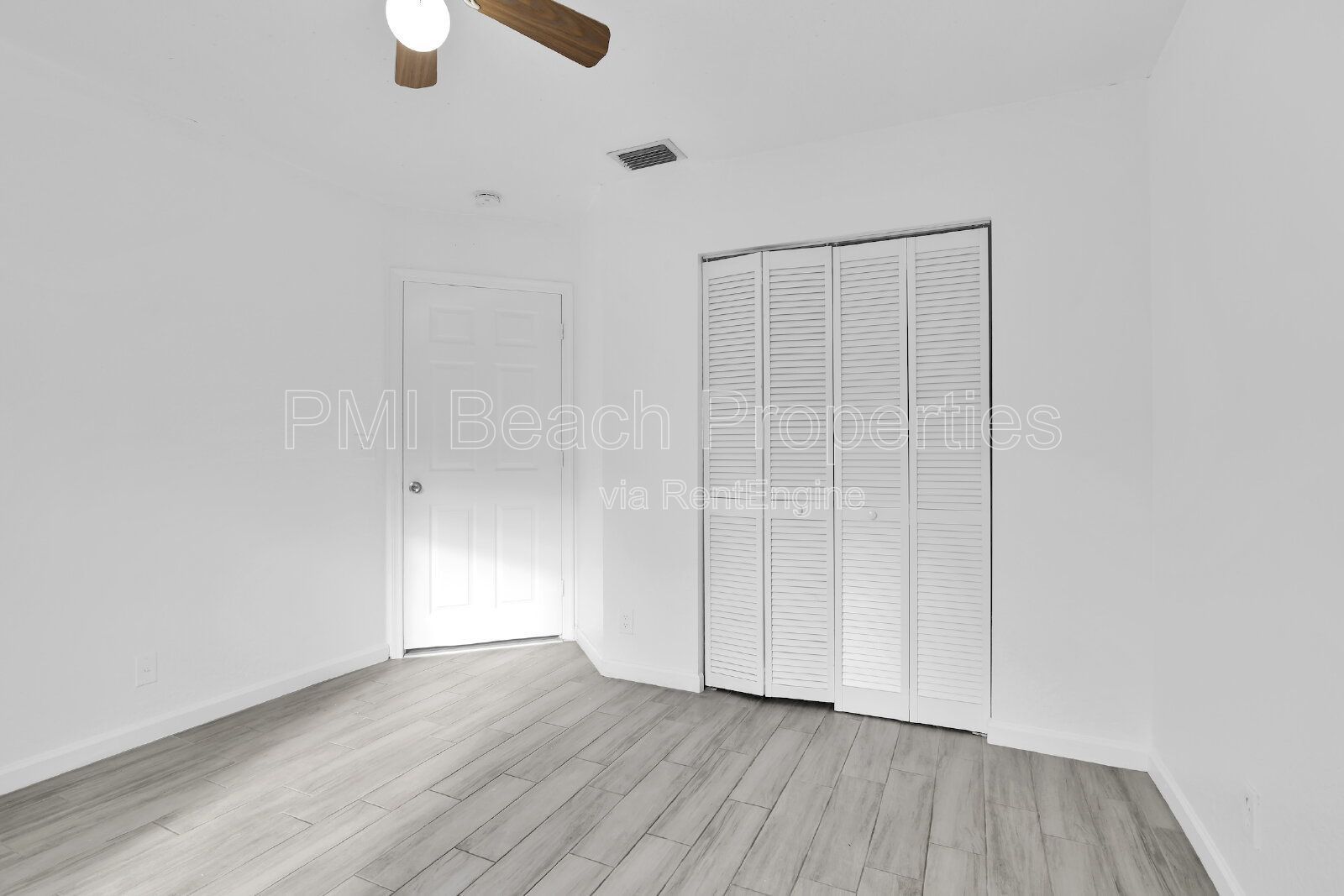 Spacious 4 Bedroom Townhouse in Wellington! property image