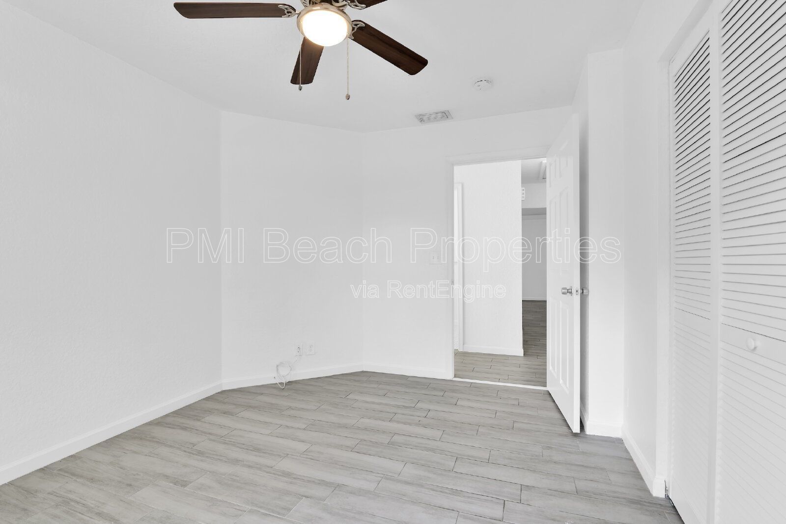 Spacious 4 Bedroom Townhouse in Wellington! property image