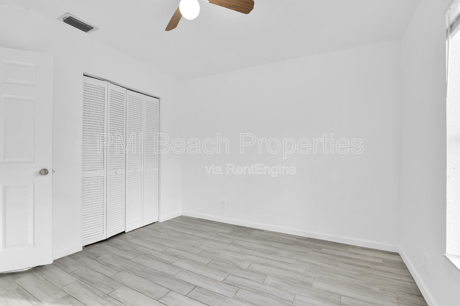 Spacious 4 Bedroom Townhouse in Wellington! property image