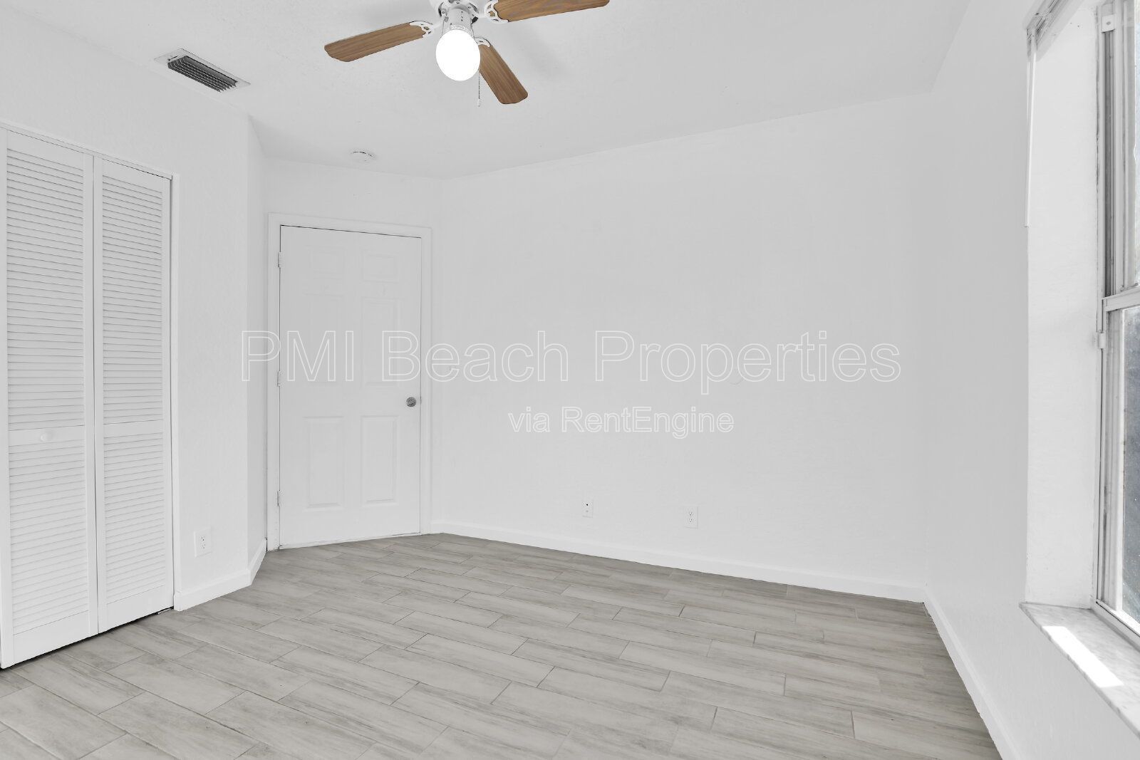 Spacious 4 Bedroom Townhouse in Wellington! property image