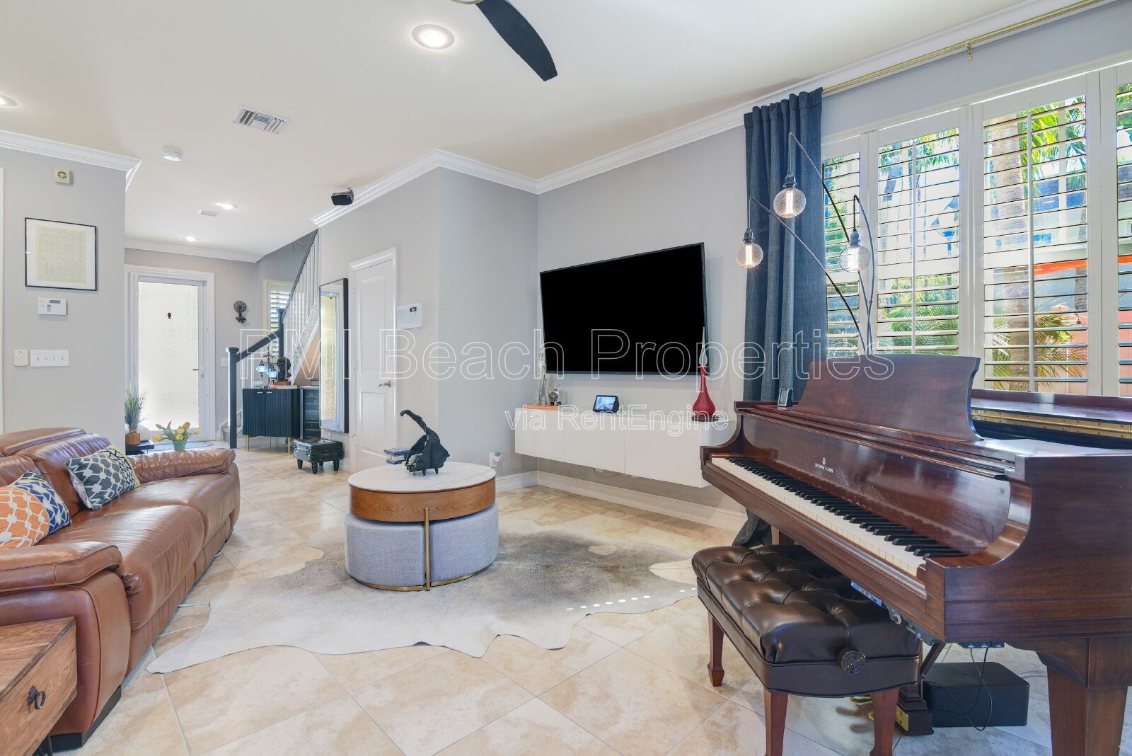 Beautifully updated & spacious Townhouse property image