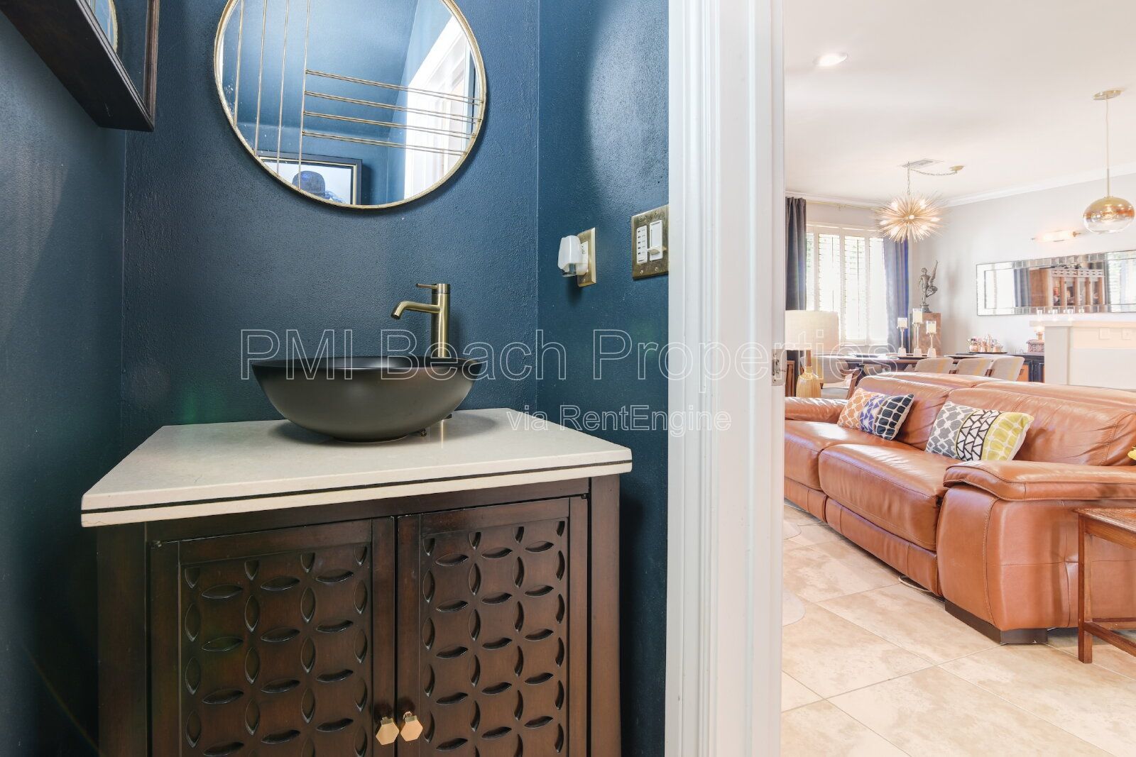 Beautifully updated & spacious Townhouse property image