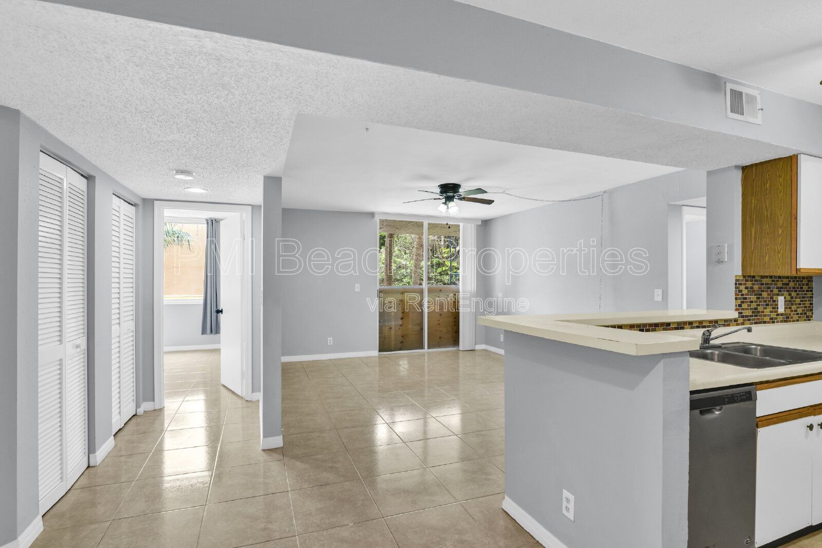 Spacious 2 Bedroom with Split Floorplan property image