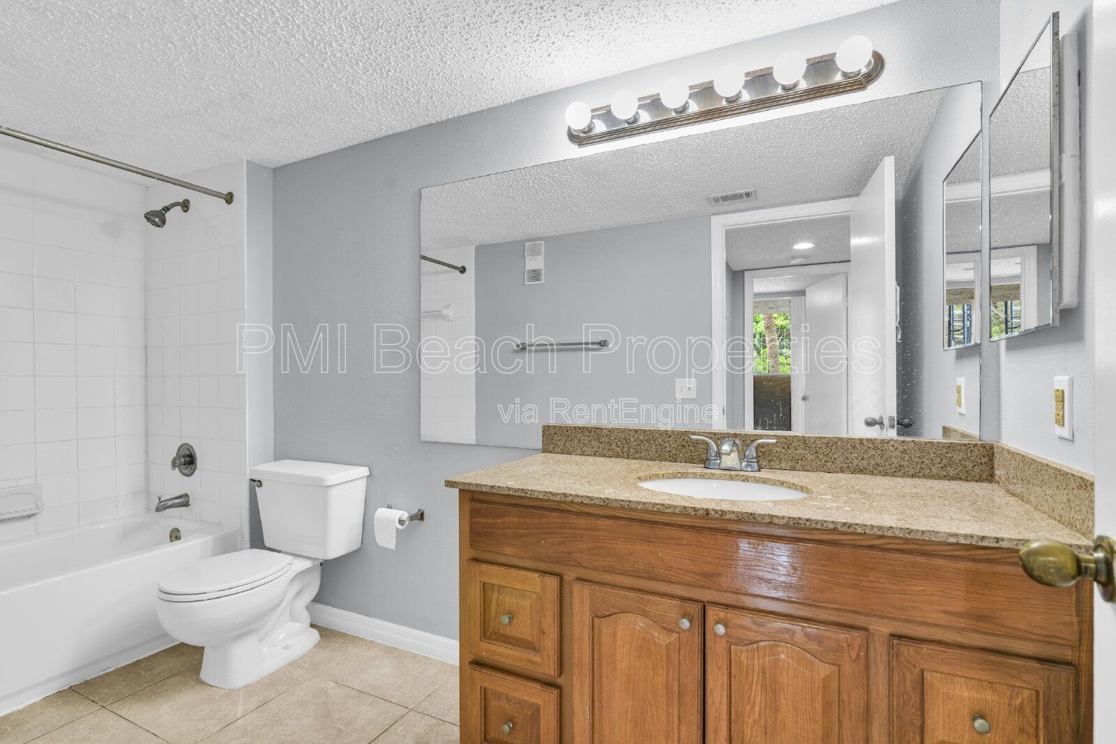Spacious 2 Bedroom with Split Floorplan property image