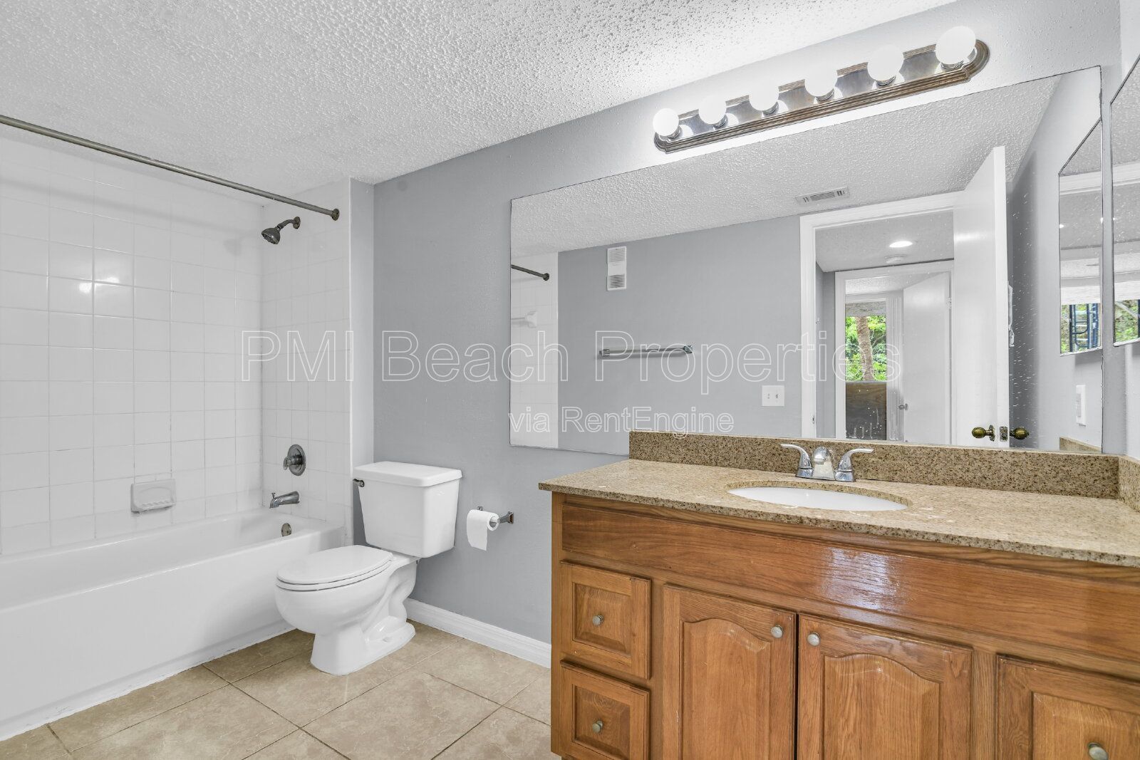 Spacious 2 Bedroom with Split Floorplan property image