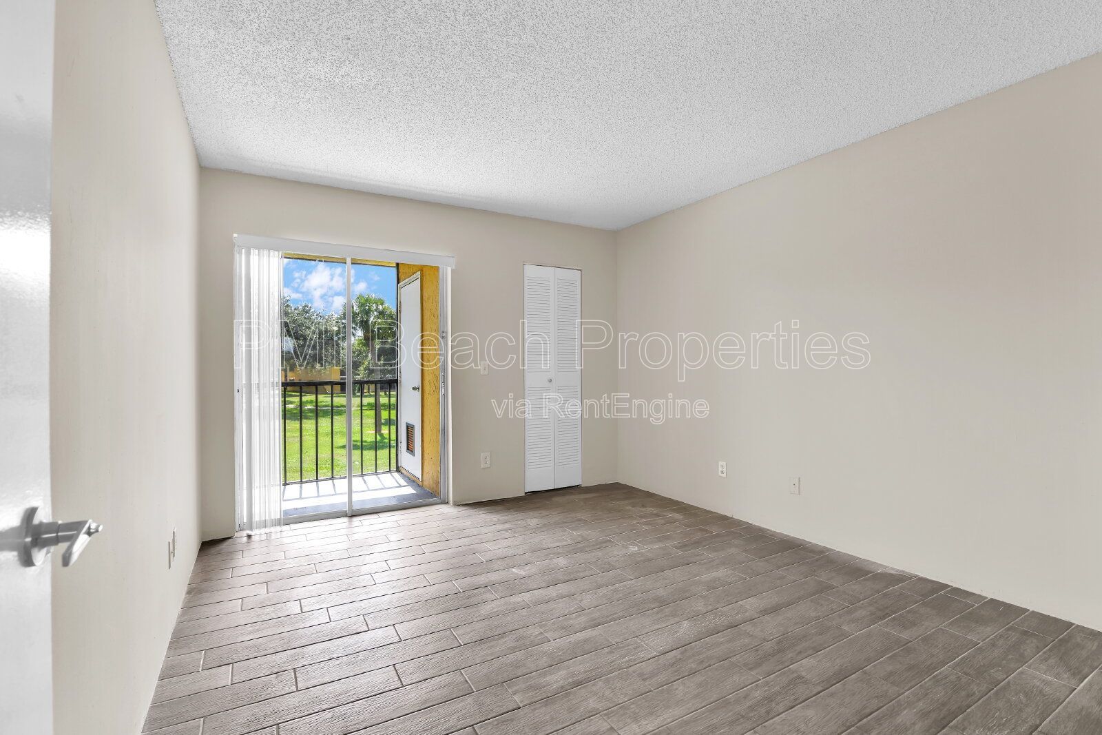 Spacious and refreshed 2 Bed/2 Bath condo property image