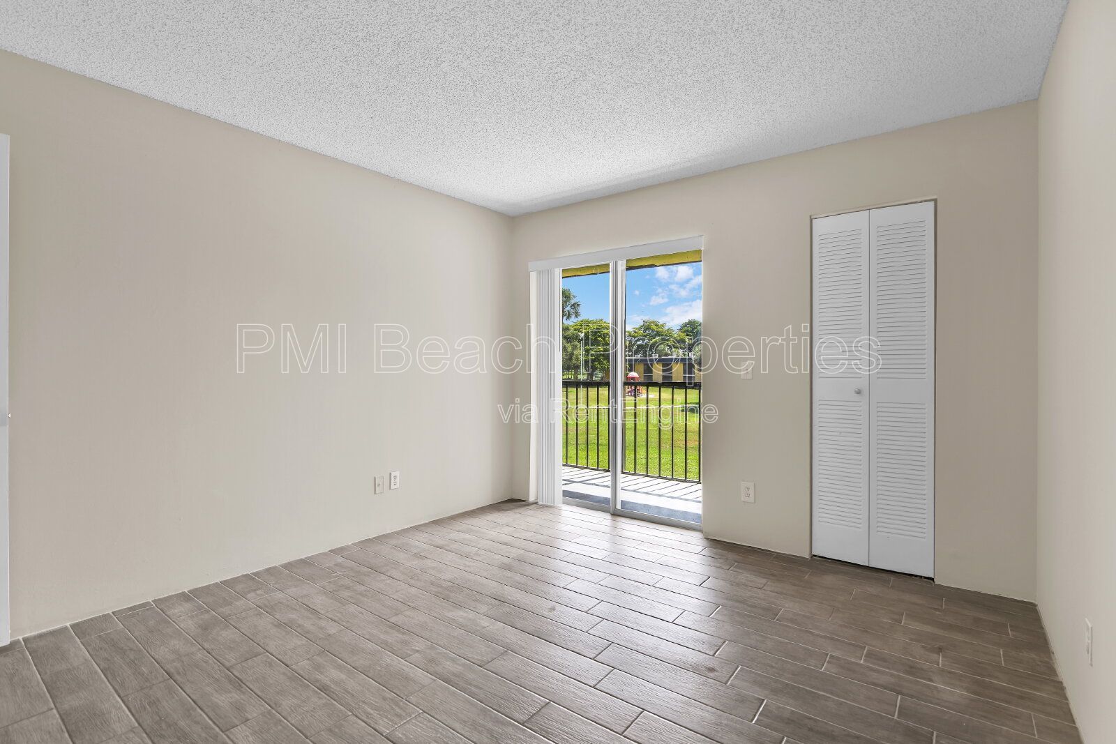 Spacious and refreshed 2 Bed/2 Bath condo property image