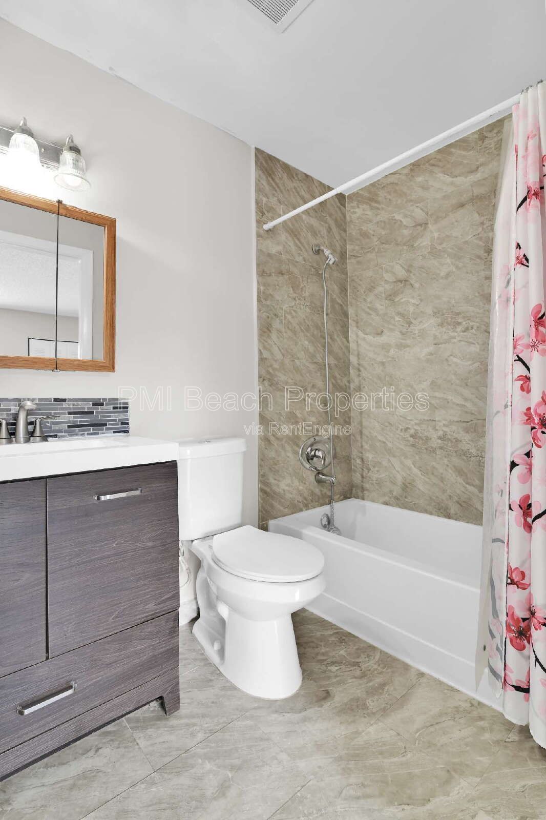Spacious and refreshed 2 Bed/2 Bath condo property image