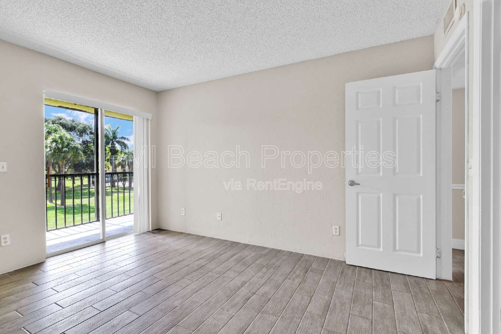 Spacious and refreshed 2 Bed/2 Bath condo property image