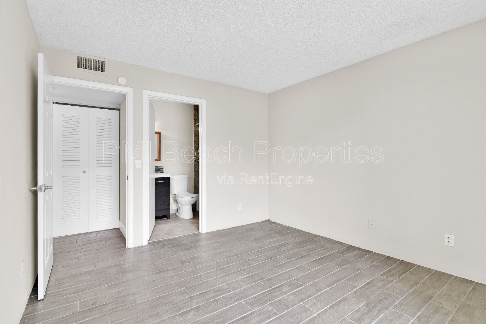 Spacious and refreshed 2 Bed/2 Bath condo property image