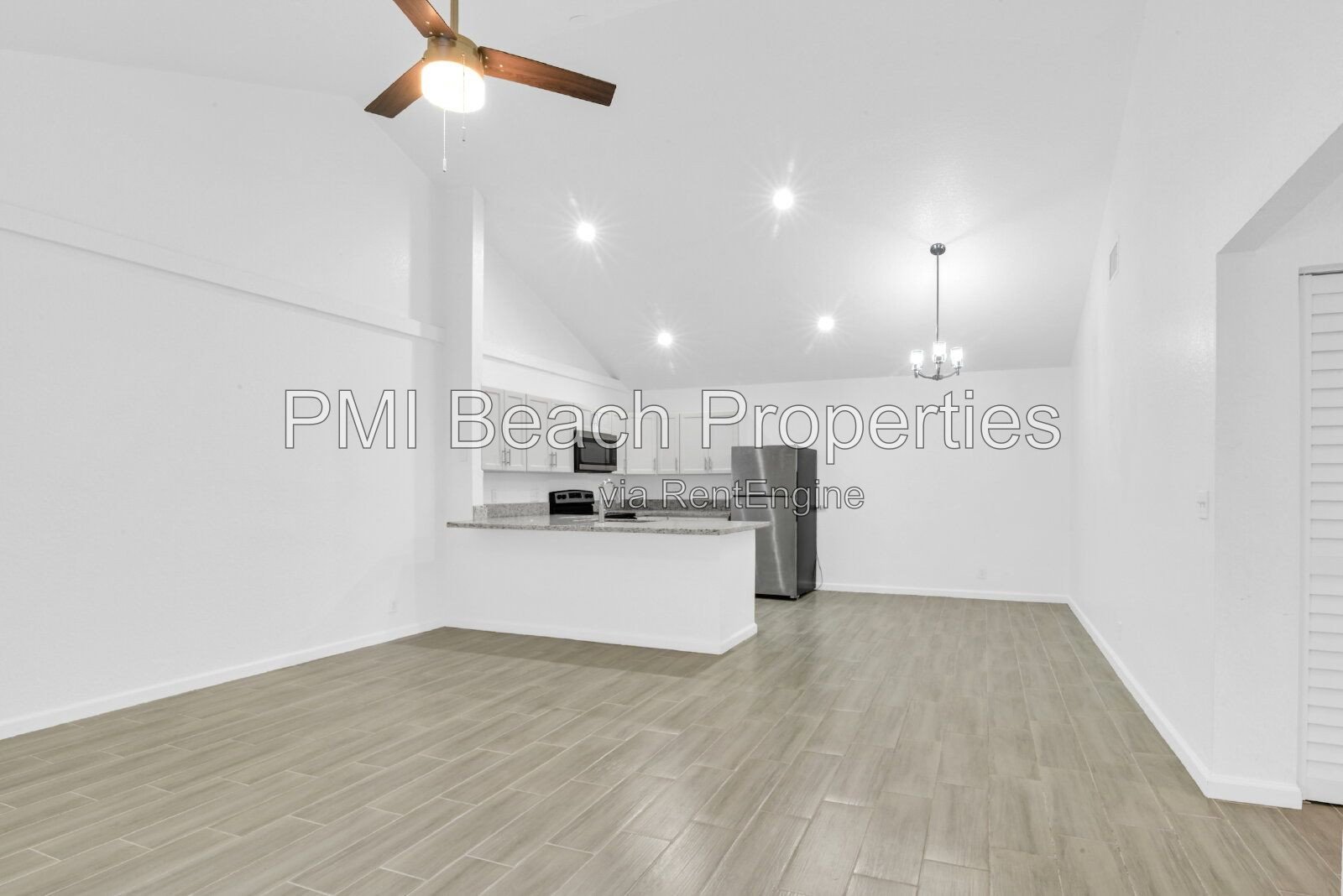 Large 4 Bedroom Townhouse in Wellington! property image