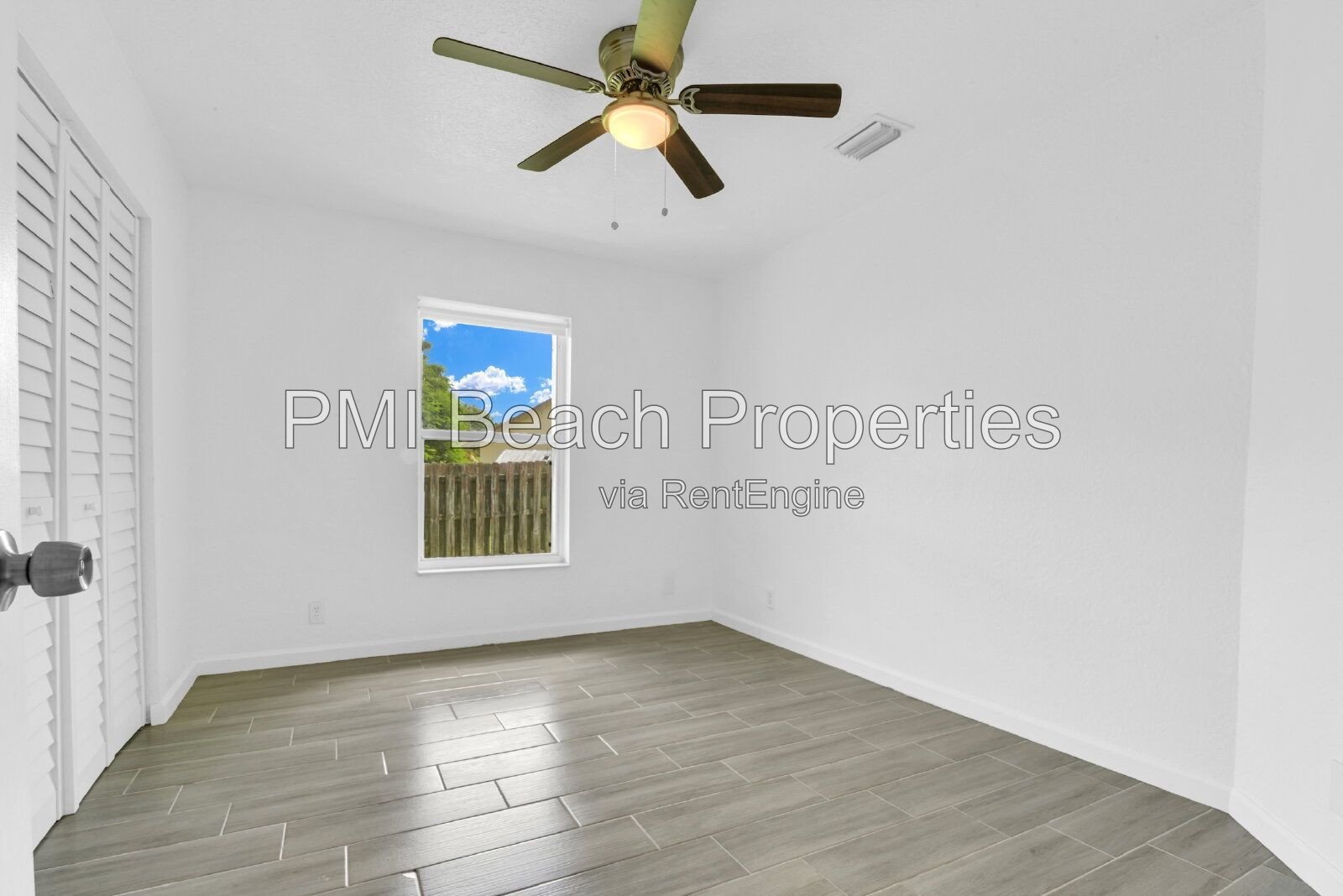 Large 4 Bedroom Townhouse in Wellington! property image