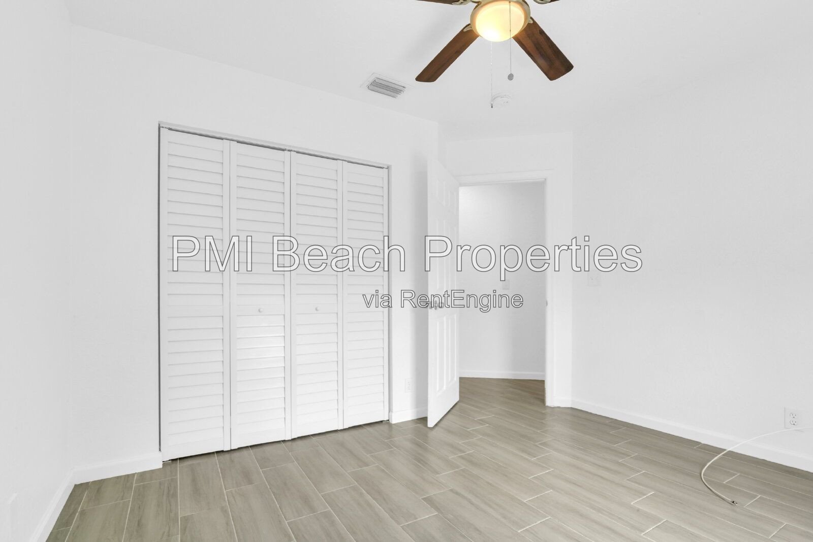 Large 4 Bedroom Townhouse in Wellington! property image